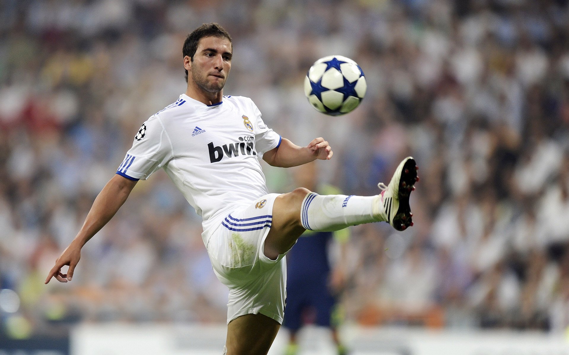 九游app下载中心-塞维利亚状态火热，持续冲击欧洲赛场